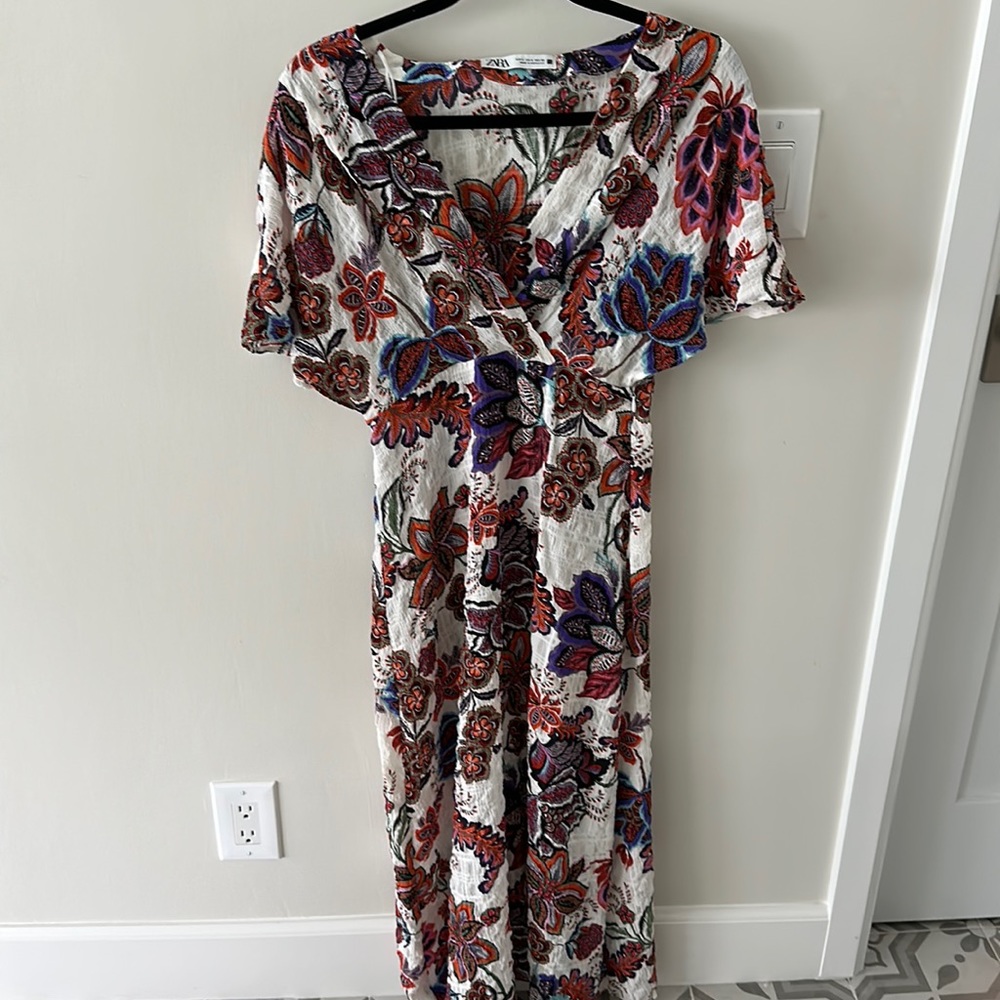 Zara floral dress. Slit on side.